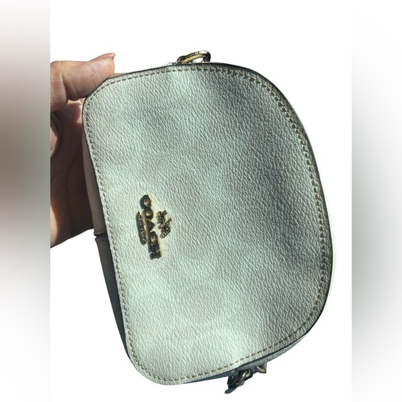 Coach Signature White leather Crossbody Bag - Picture 2 of 8
